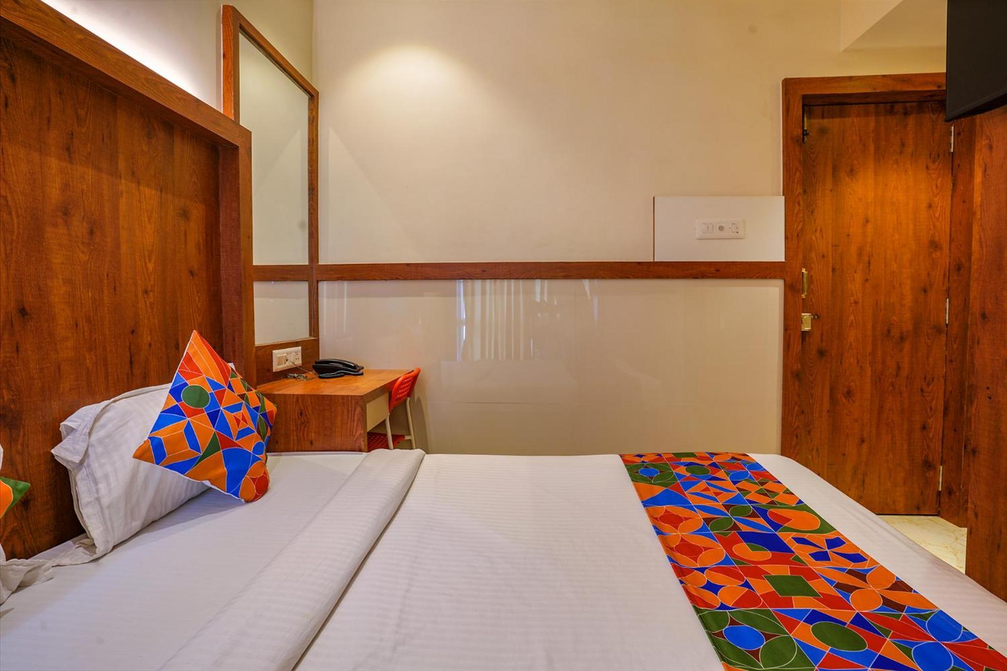 Fabexpress Super 7 Inn - Nr Rabale Station Navi Mumbai Eksteriør bilde
